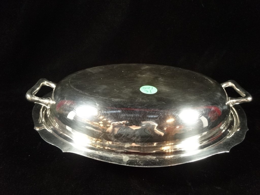 TOWLE SILVERPLATE COVERED OVAL CASSEROLE WITH DIVIDED (1 of 6)