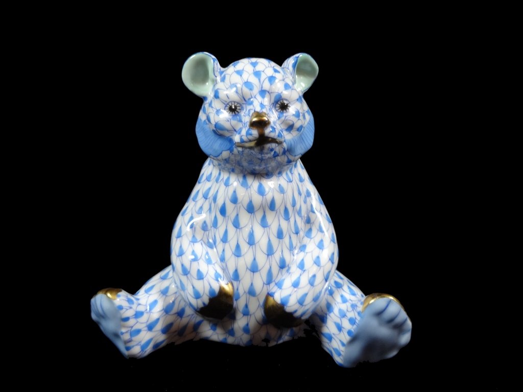 HEREND PORCELAIN BEAR, BLUE FISHNET, APPROX 3.5"H (1 of 5)