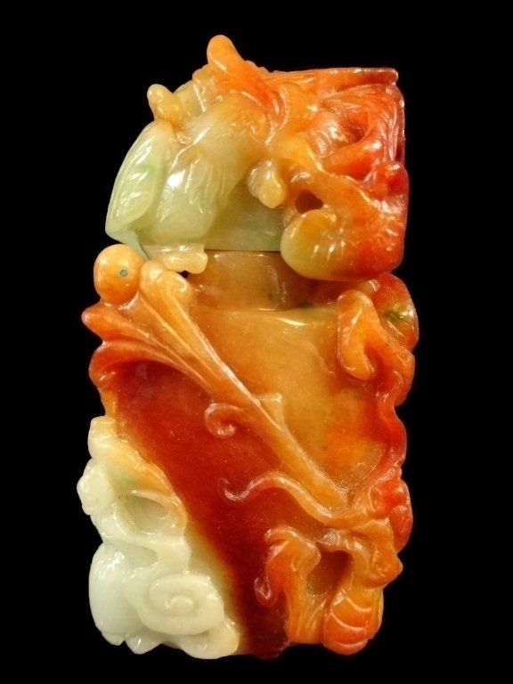 JADEITE SNUFF BOTTLE WITH DRAGON AND PHOENIX DESIGN. (1 of 8)