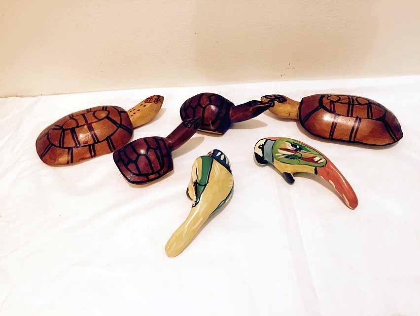 7 PC CARVED WOODEN TURTLES & CERAMIC BIRDS, INCLUDES 5 (1 of 5)