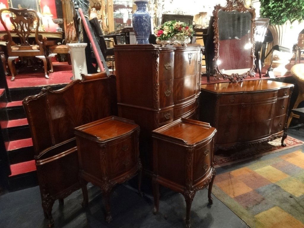 7 PC CHIPPENDALE MAHOGANY BEDROOM SET, INCLUDES FULL (1 of 10)