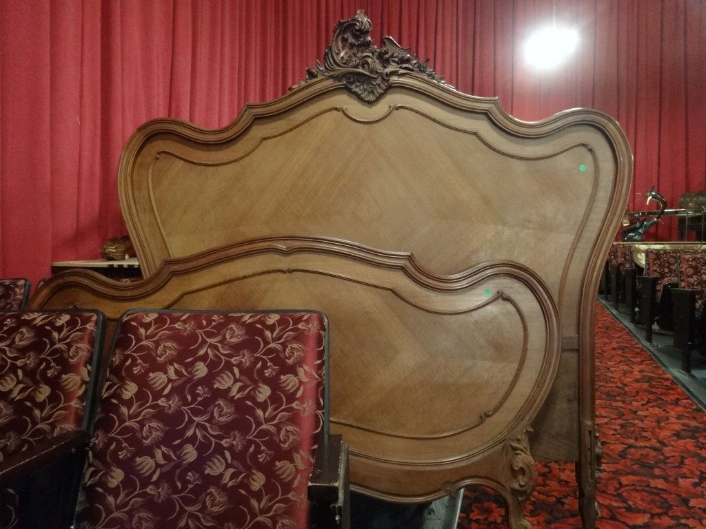 LOUIS XV STYLE FULL BED, INCLUDES HEADBOARD, FOOTBOARD (1 of 5)