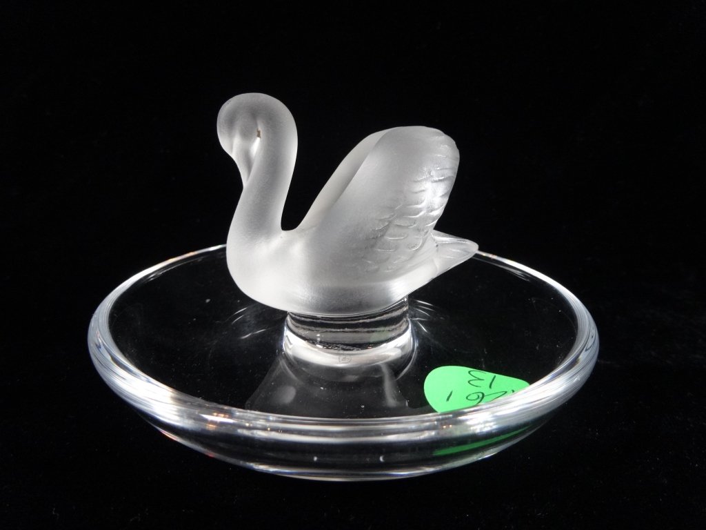 LALIQUE CRYSTAL SWAN RING HOLDER/PIN DISH, APPROX 2" (1 of 6)