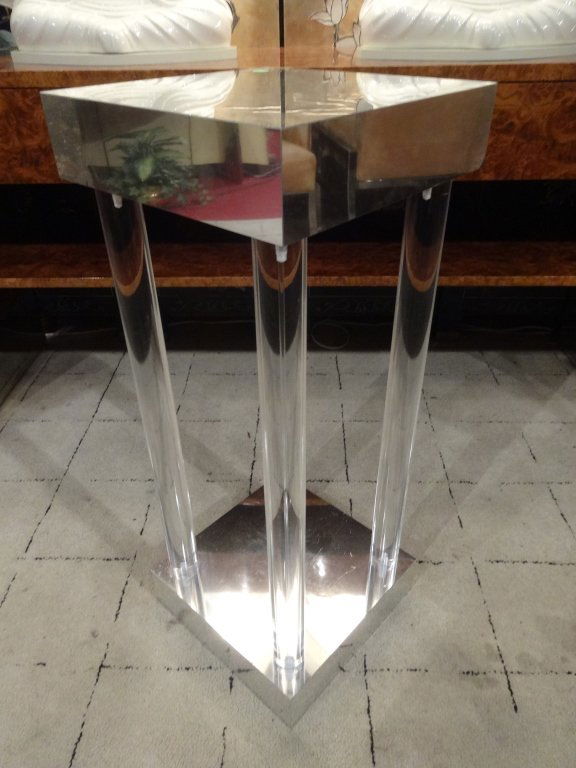VINTAGE MODERN DESIGN LUCITE AND METAL PEDESTAL WITH (1 of 4)