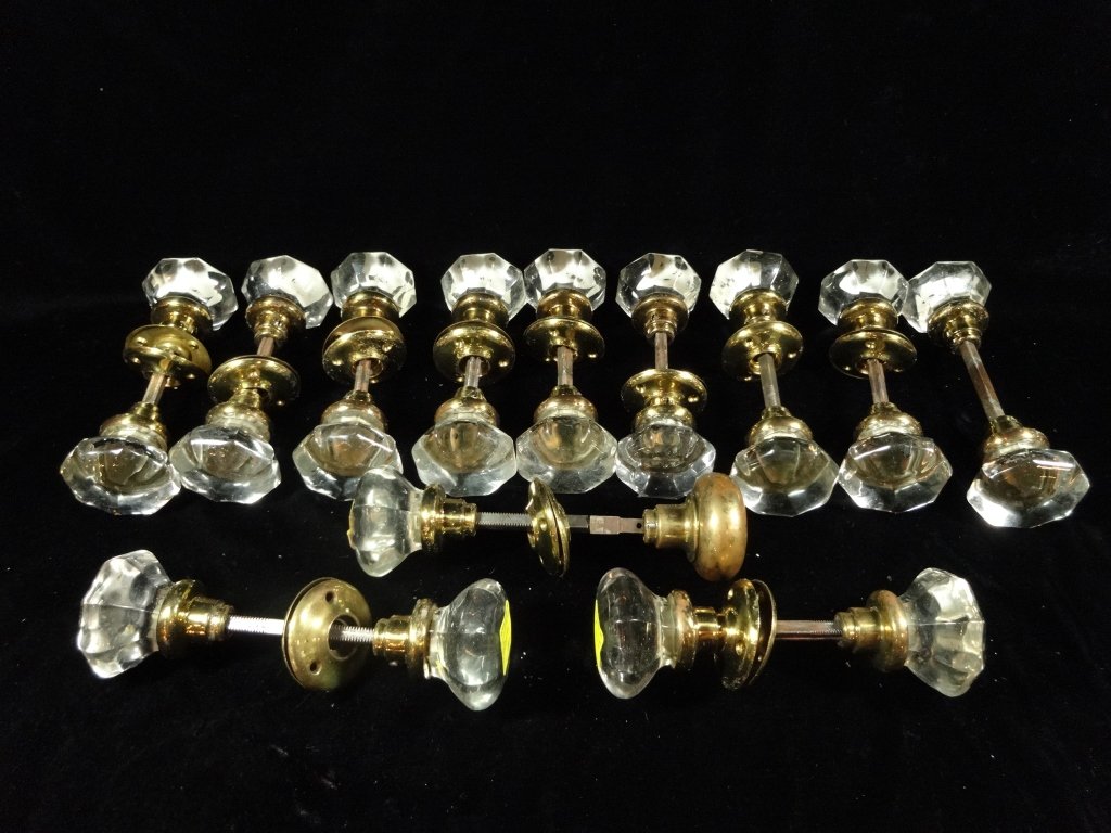 12 PC VINTAGE GLASS DOORKNOBS, 11 ARE DOUBLE KNOBS, 1 (1 of 5)