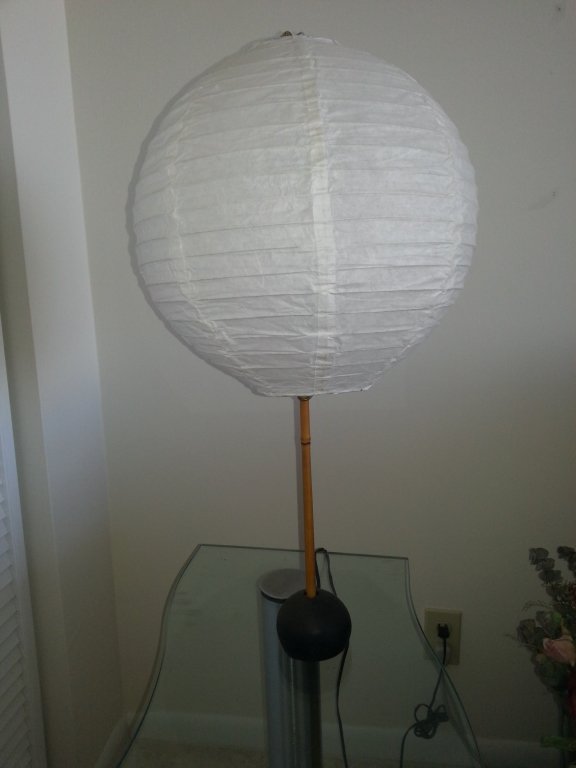 NOGUCHI AKARI TABLE LAMP WITH HANDMADE WASHI PAPER SHAD (1 of 2)