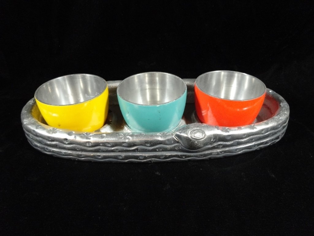 ALUMINUM TRAY WITH 3 COLORFUL BOWLS, SNAKE DESIGN ON (1 of 5)