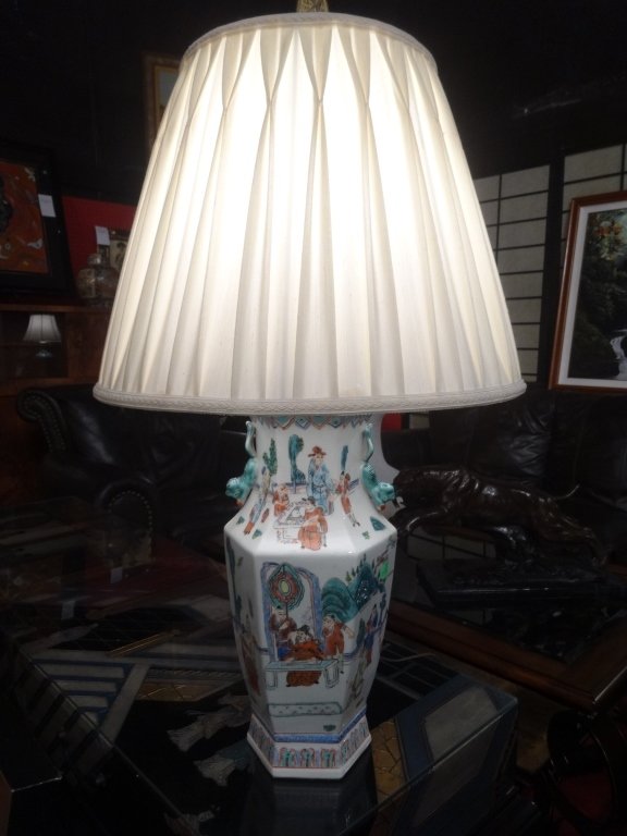 CHINOISERIE PORCELAIN TABLE LAMP, PAINTED FIGURAL (1 of 5)