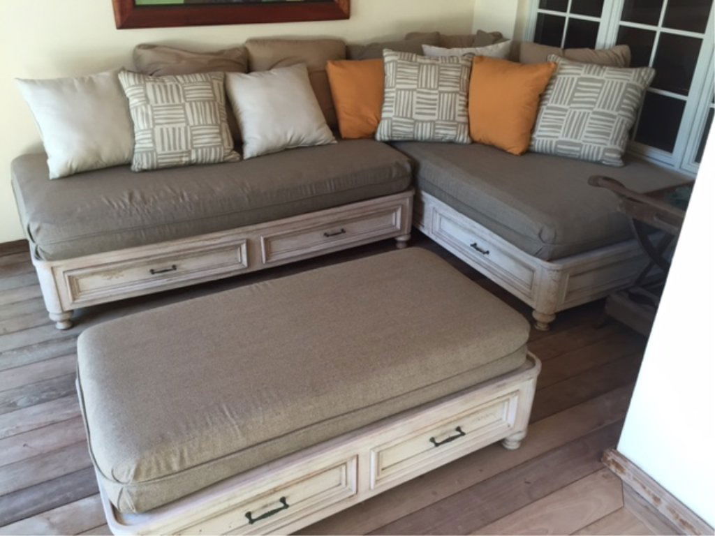 3 PC FLORIDA ROOM SET, 2 CHAISE/DAYBEDS AND OTTOMAN,: 3 PC FLORIDA ROOM SET, 2 CHAISE/DAYBEDS AND OTTOMAN, ALL WITH PALE GRAY CUSHIONS AND DRAWERS IN WOOD BASES, DRIFTWOOD FINISH, MULTIPLE LOOSE ACCENT CUSHIONS, VERY GOOD GENTLY USED CONDITION, SKU320.19