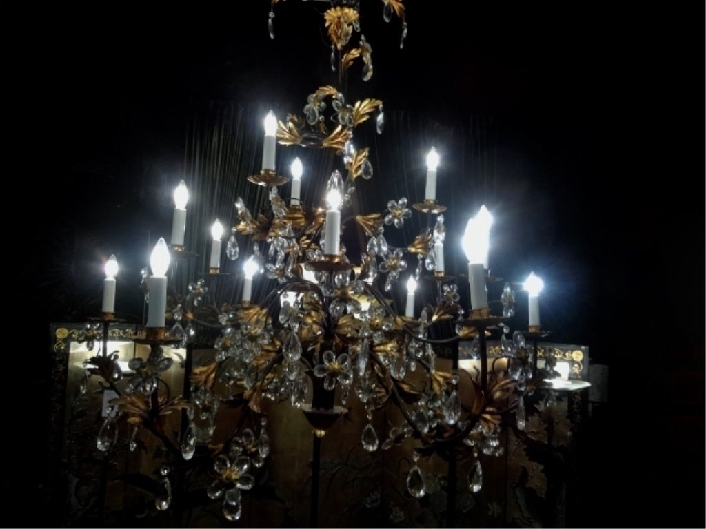 LARGE CRYSTAL AND GILT METAL 18 LIGHT CHANDELIER WITH (1 of 8)