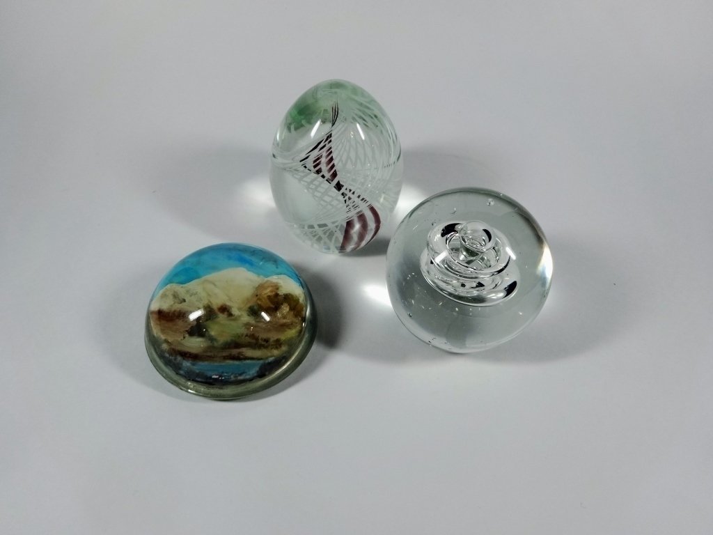 3 PC ART GLASS PAPERWEIGHTS, INCLUDES 2 WITH (1 of 8)