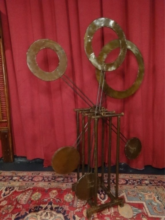 HUGE KINETIC METAL SCULPTURE, COPPER FINISH, WEIGHTED: HUGE KINETIC METAL SCULPTURE, COPPER FINISH, WEIGHTED ROCKING METAL CIRCLES ON METAL BASE, APPROX 5'H, SKU9306