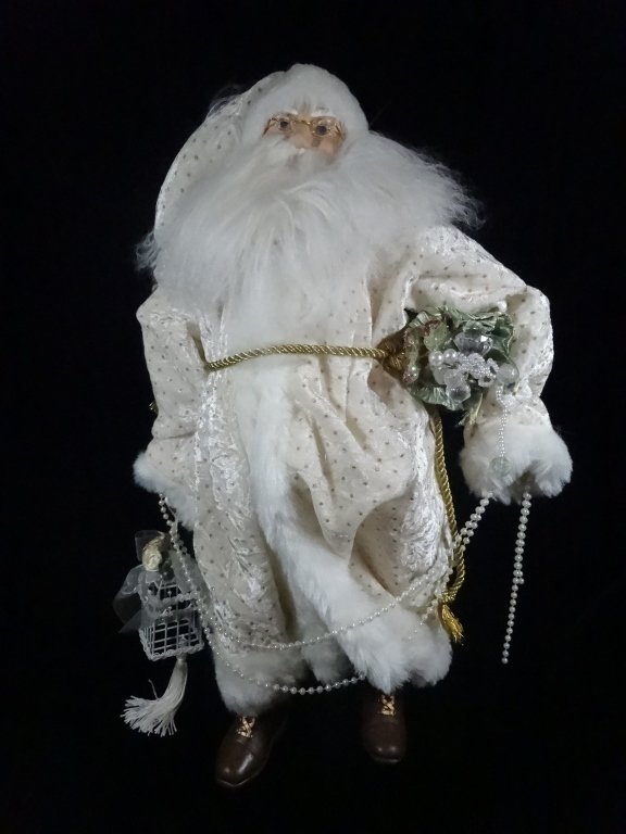 SANTA DOLL CHRISTMAS DECOR, DRESSED IN WHITE & GOLD, AP: SANTA DOLL CHRISTMAS DECOR, DRESSED IN WHITE & GOLD, APPROX 22" X 14"