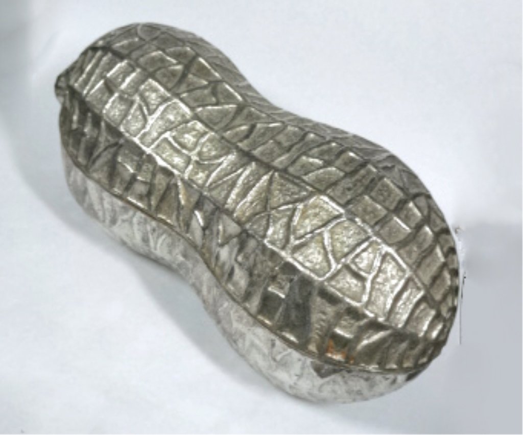 F.B. ROGERS SILVERPLATE PEANUT SHAPED BOX WITH GOLD (1 of 10)