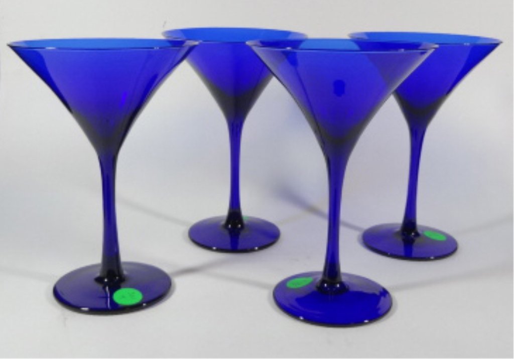 4 COBALT BLUE MARTINI GLASSES, APPROX 7" X 5": 4 COBALT BLUE MARTINI GLASSES, APPROX 7" X 5"