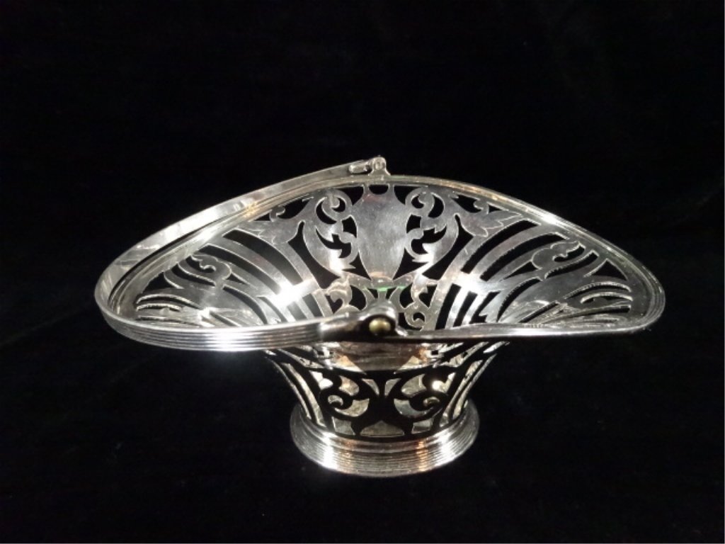 PAIRPOINT SILVER PLATE BASKET, 8" X 6" X 4", SKU332.05 (1 of 5)