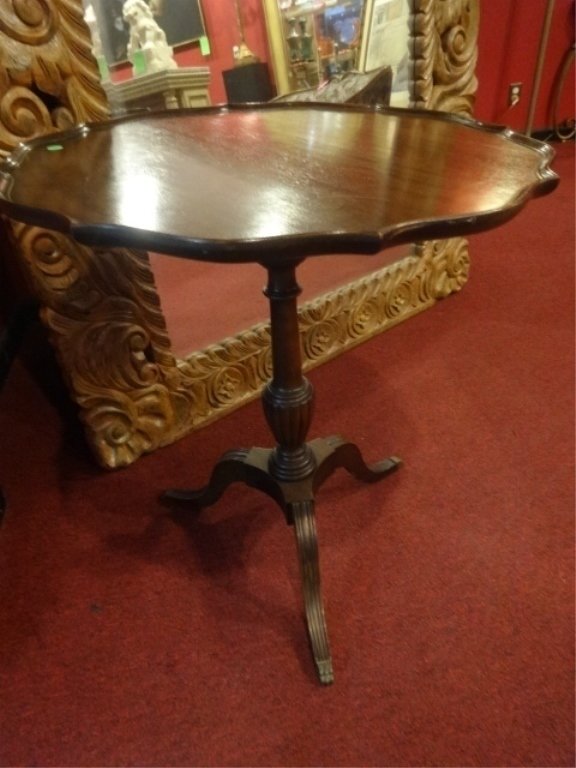 ANTIQUE TILT TOP PEDESTAL TABLE, PIECRUST TOP, VERY (1 of 5)