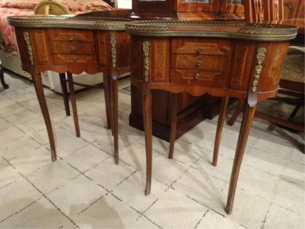 PAIR LOUIS XV STYLE KIDNEY SHAPE SIDE TABLES, GILT (1 of 9)