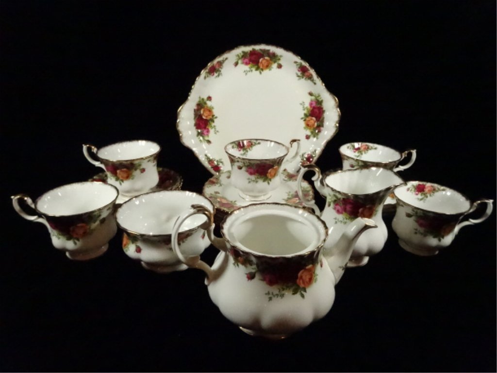 21 PC ROYAL ALBERT OLD COUNTRY ROSES CHINA, INCLUDES 5 (1 of 5)