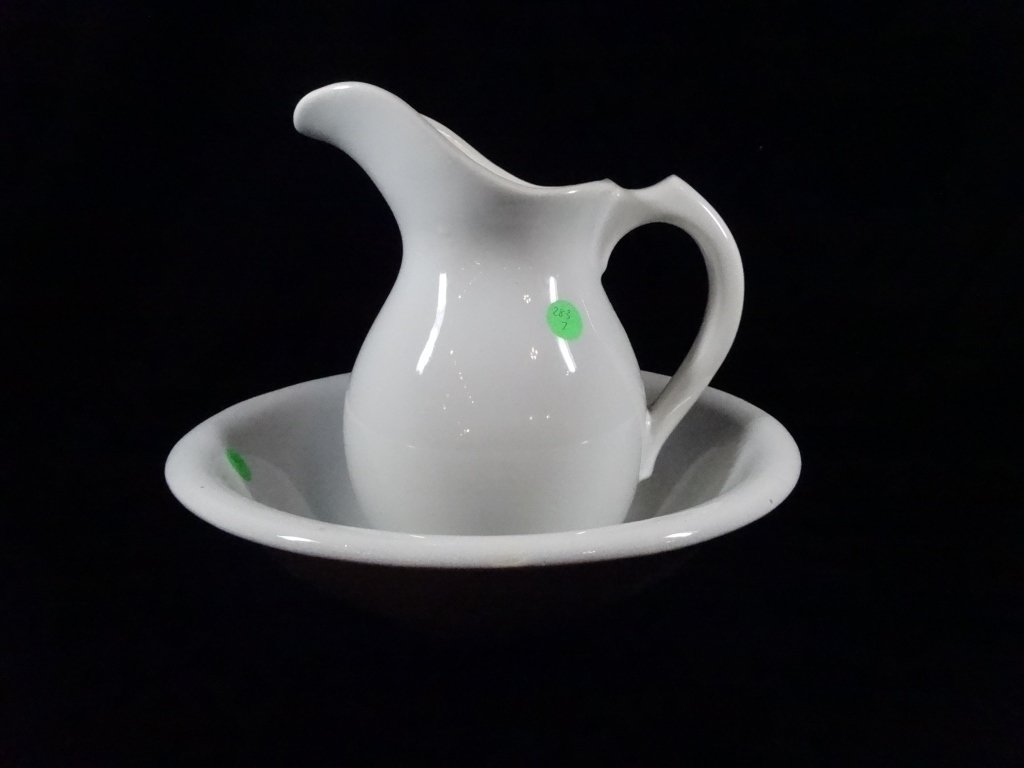 WHITE MCCOY POTTERY PITCHER & WASHBASIN, PITCHER APPROX (1 of 10)