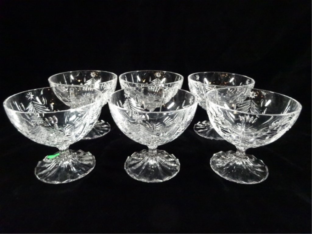 6 CRYSTAL SHERBET / DESSERT PEDESTAL BOWLS, CHRISTMAS (1 of 4)