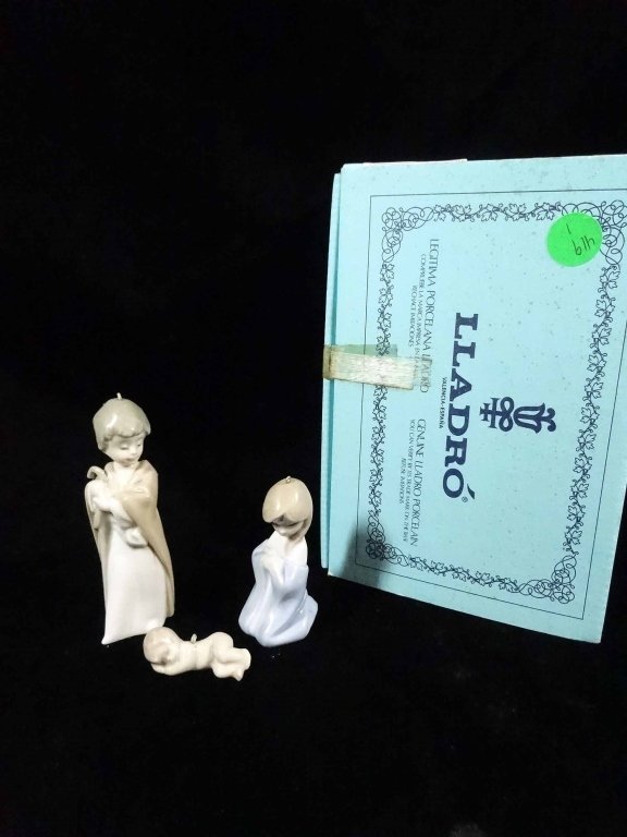 RETIRED 3 PC LLADRO PORCELAIN FIGURINES "MINI HOLY (1 of 7)