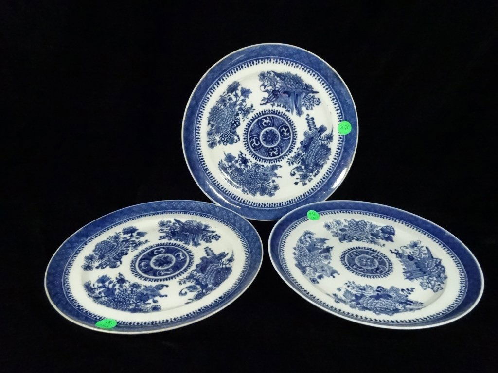 3 CHINESE EXPORT PORCELAIN PLATES, BLUE & WHITE (1 of 4)