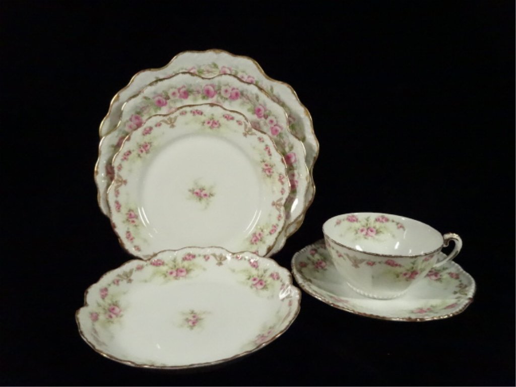 71 PC LIMOGES CHINA SERVICE, FLORAL PATTERN, INCLUDES (1 of 9)