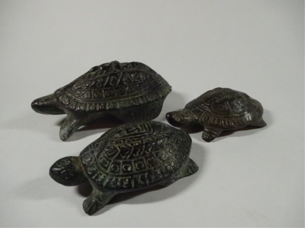3 PC CARVED STONE TURTLES, LARGEST APPROX 4.5"L (1 of 10)