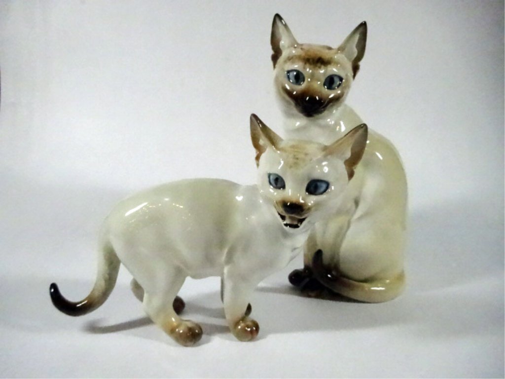 2 VINTAGE HUTSCHENREUTHER SIAMESE CAT FIGURINES, MADE (1 of 10)