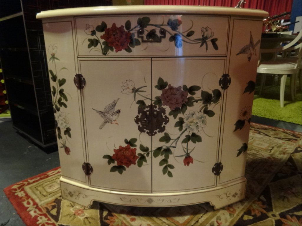 WHITE LACQUER CHINOISERIE BOW FRONT CHEST, PAINTED (1 of 7)