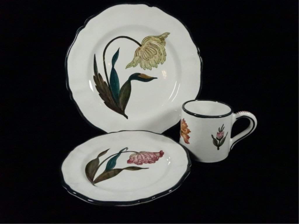 33 PC GRAZIA-DERUTA ITALIAN POTTERY DINNERWARE SERVICE, (1 of 10)
