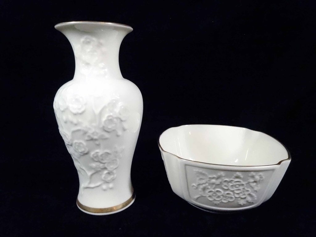 2 PC LENOX PORCELAIN, INCLUDES MING BLOSSOM VASE APPROX (1 of 5)