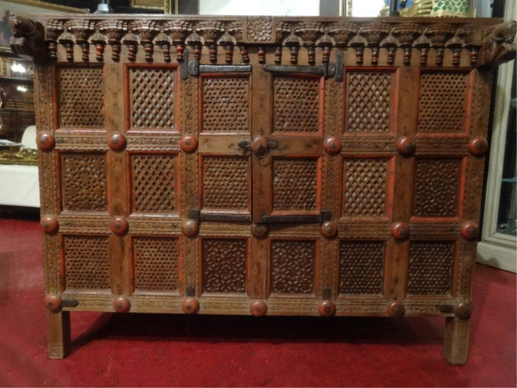 ANTIQUE INDIAN CARVED WOOD CHEST, ELABORATELY CARVED (1 of 10)