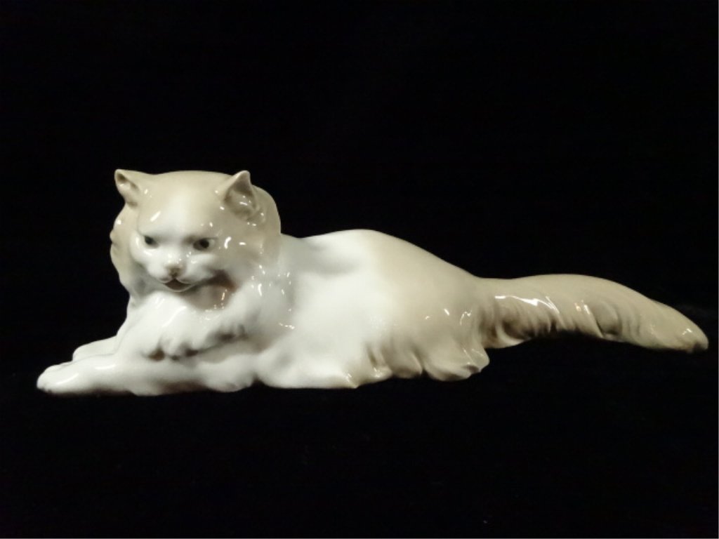 NAO BY LLADRO PORCELAIN FIGURINE, RECLINING CAT, APPROX: NAO BY LLADRO PORCELAIN FIGURINE, RECLINING CAT, APPROX 10"L