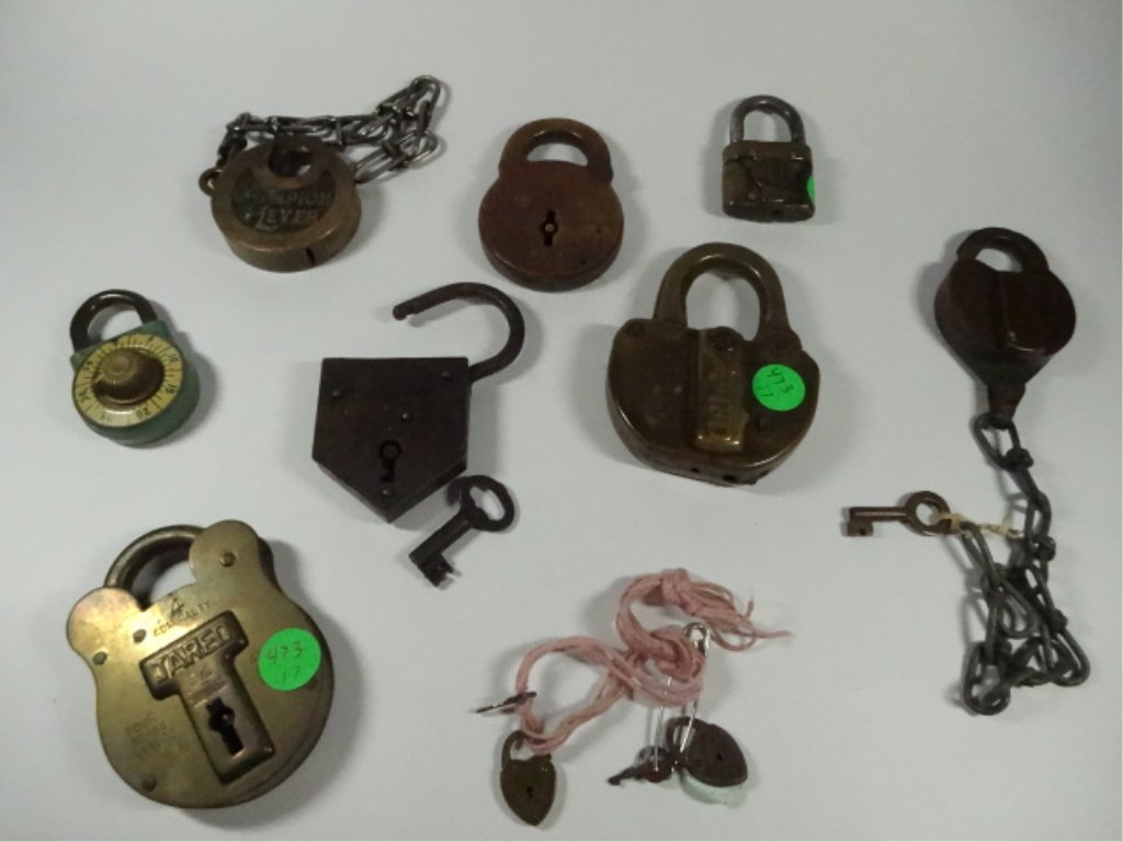 10 PC ANTIQUE & VINTAGE LOCKS, 4 WITH KEYS (1 of 10)