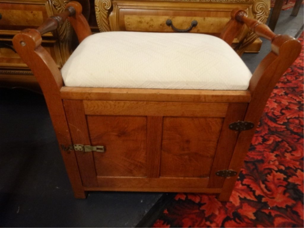 UPHOLSTERED WOOD STORAGE BENCH, WITH SINGLE DOOR (1 of 6)