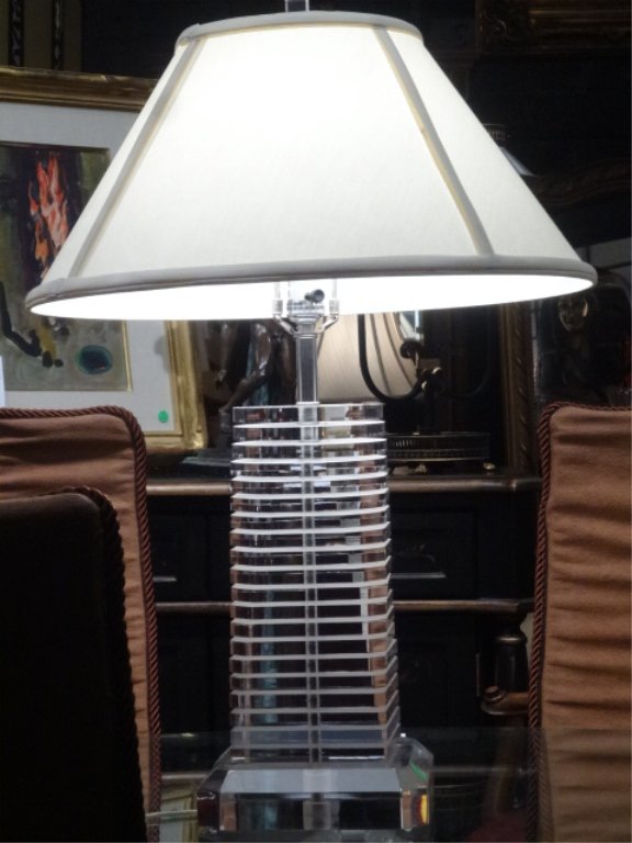 CLEAR LUCITE TABLE LAMP WITH FACETED LUCITE ON SQUARE (1 of 6)