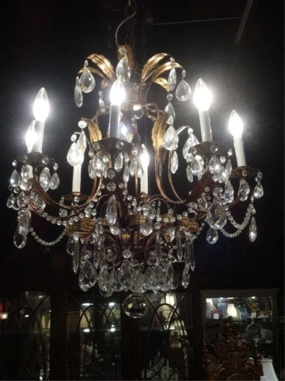 CRYSTAL AND GILT METAL 8 LIGHT CHANDELIER, CRYSTAL (1 of 8)