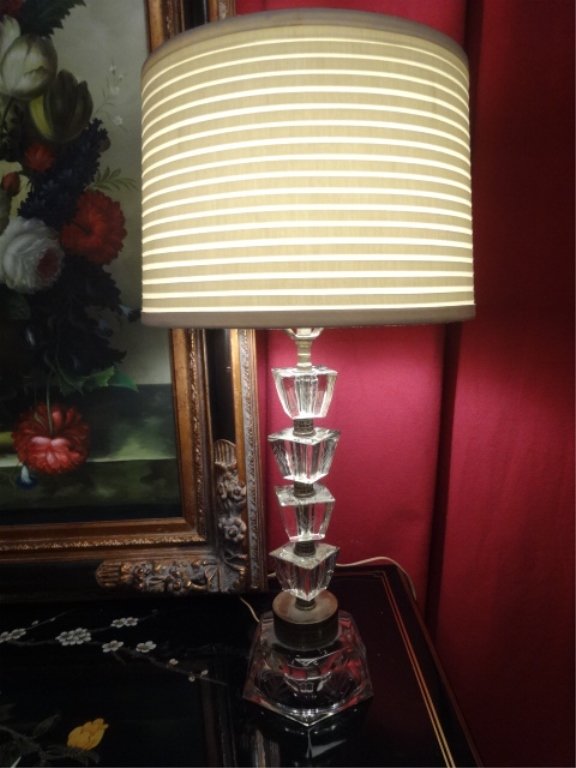 VINTAGE ETCHED LUCITE TABLE LAMP WITH STACKED ETCHED (1 of 8)