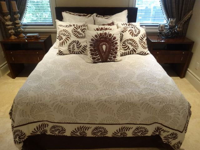 QUEEN SIZE EMBROIDERED BEDDING SET, OFF WHITE WITH DARK (1 of 9)