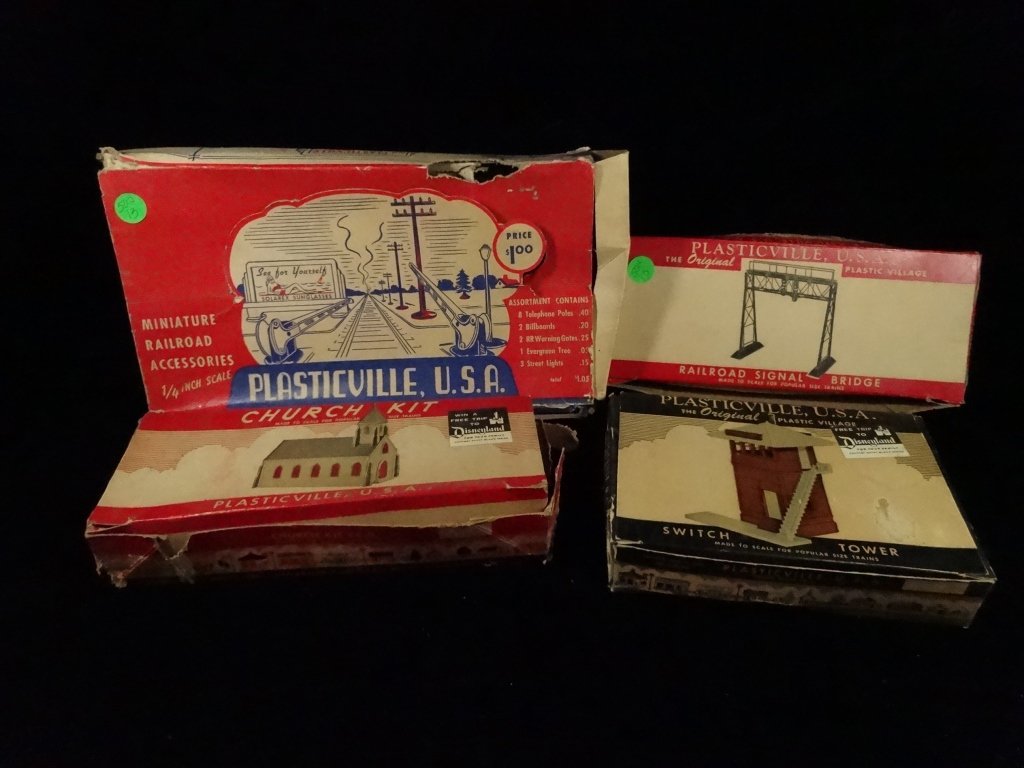4 PC VINTAGE TRAIN EQUIPMENT, INCLUDES PLASTICVILLE USA (1 of 6)