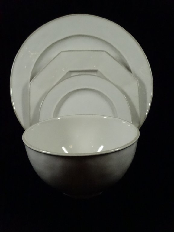 64 PC JULISKA CHINA SERVICE FOR 16, RARELY USED, FROM A (1 of 8)