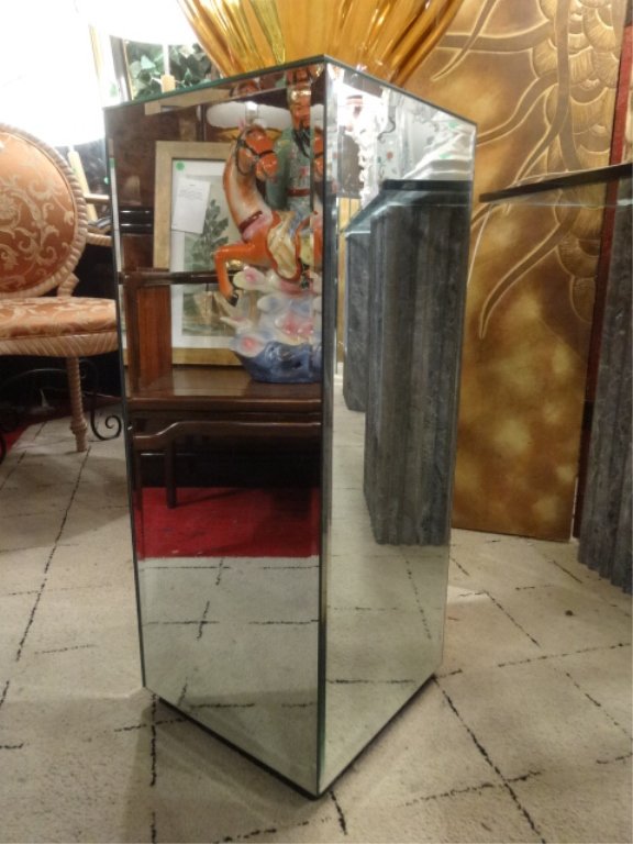 MIRRORED PEDESTAL, SQUARE TOP, VERY GOOD CONDITION WITH: MIRRORED PEDESTAL, SQUARE TOP, VERY GOOD CONDITION WITH SOME LIGHT SCRATCHES, APPROX 24"H, SKU519.21