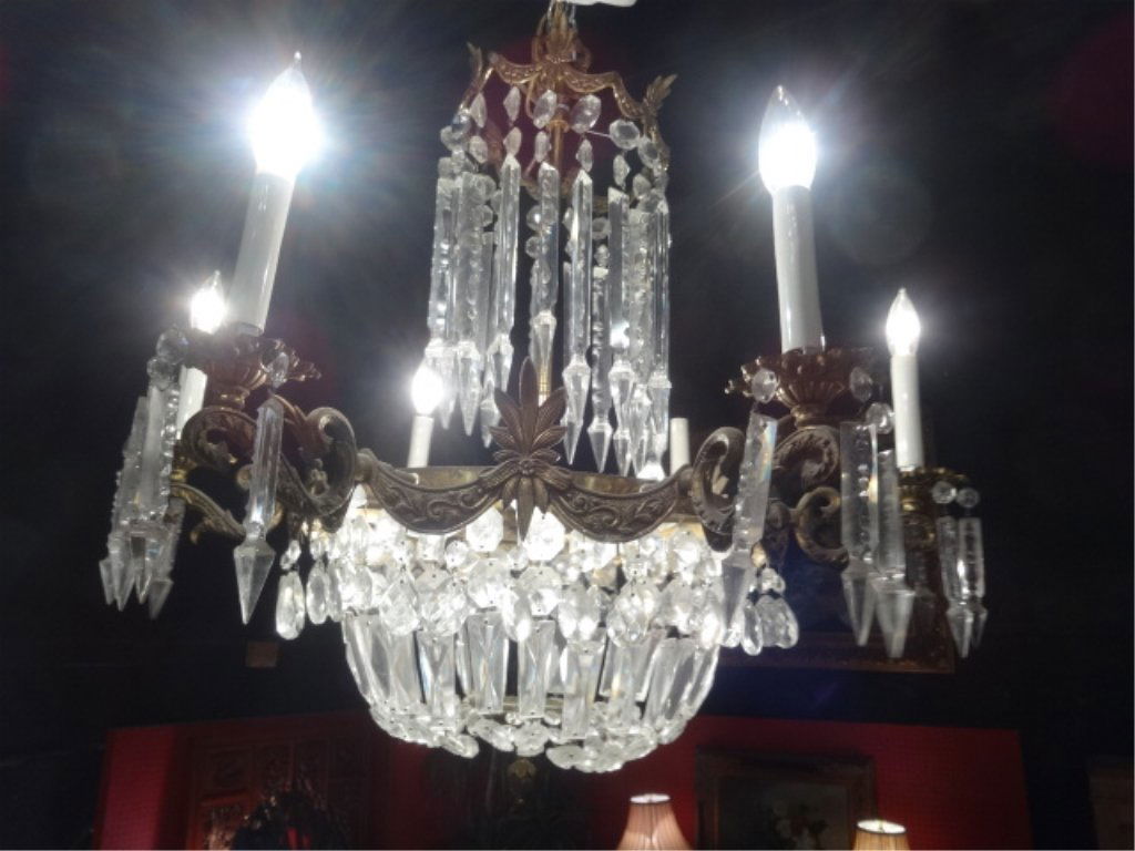 VINTAGE CRYSTAL AND GILT METAL CHANDELIER WITH CRYSTAL (1 of 8)