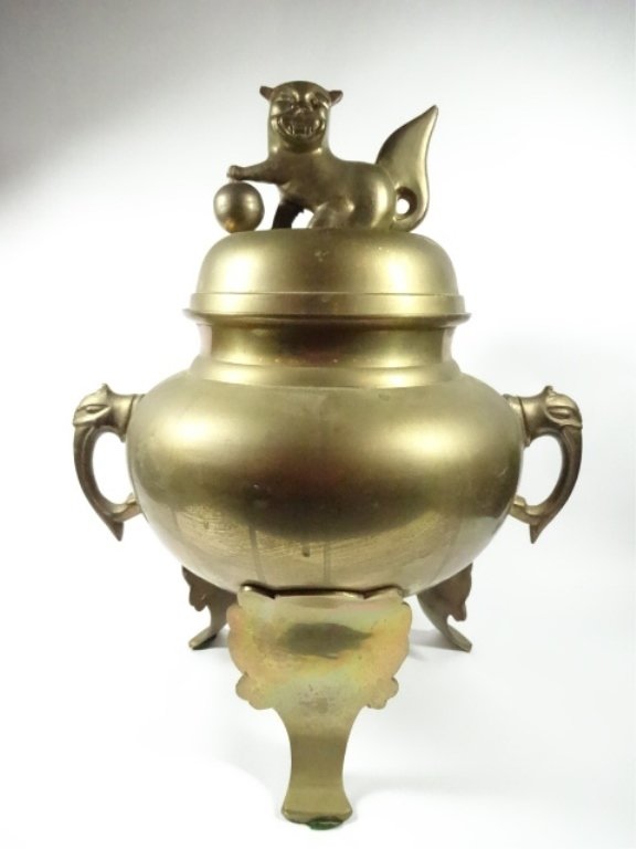 CHINESE BRASS VESSEL WITH FOO DOG TOPPER ON LID, APPROX (1 of 5)