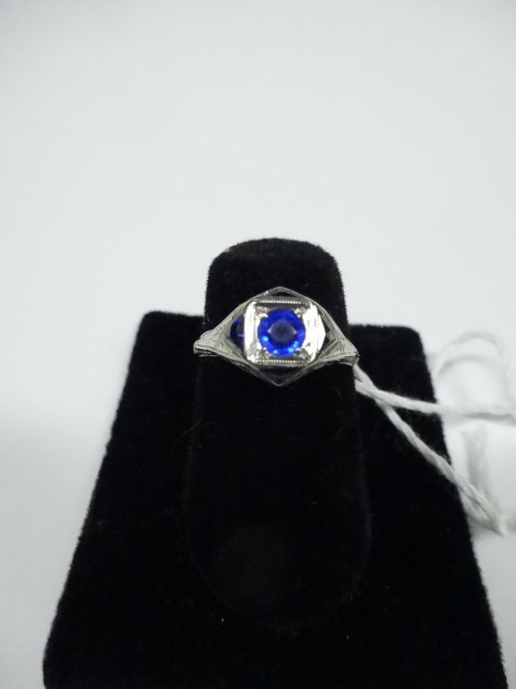 VINTAGE 18K WHITE GOLD LADIES' RING, STAMPED "BELAIS (1 of 4)