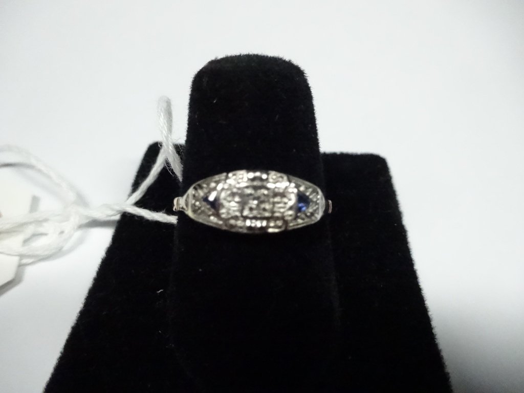 VINTAGE 18K GOLD LADIES' RING, STAMPED 18K, YELLOW GOLD (1 of 3)