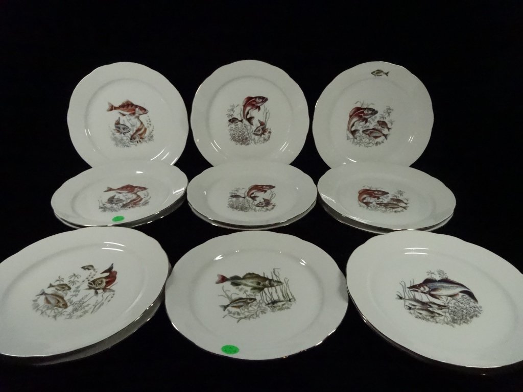 14 BAVARIAN PORCELAIN FISH PLATES, 6 DESIGNS, APPROX: 14 BAVARIAN PORCELAIN FISH PLATES, 6 DESIGNS, APPROX 9.25" DIAMETER