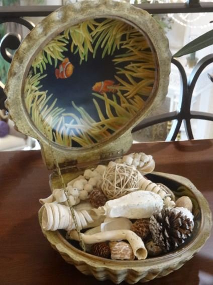 SHELL FORM BOX WITH PAINTED FISH, APPROX 8"W (1 of 5)